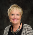 Volunteer Spotlight: Linda DeMaris, “Miracle on 34th Street” Costumes
